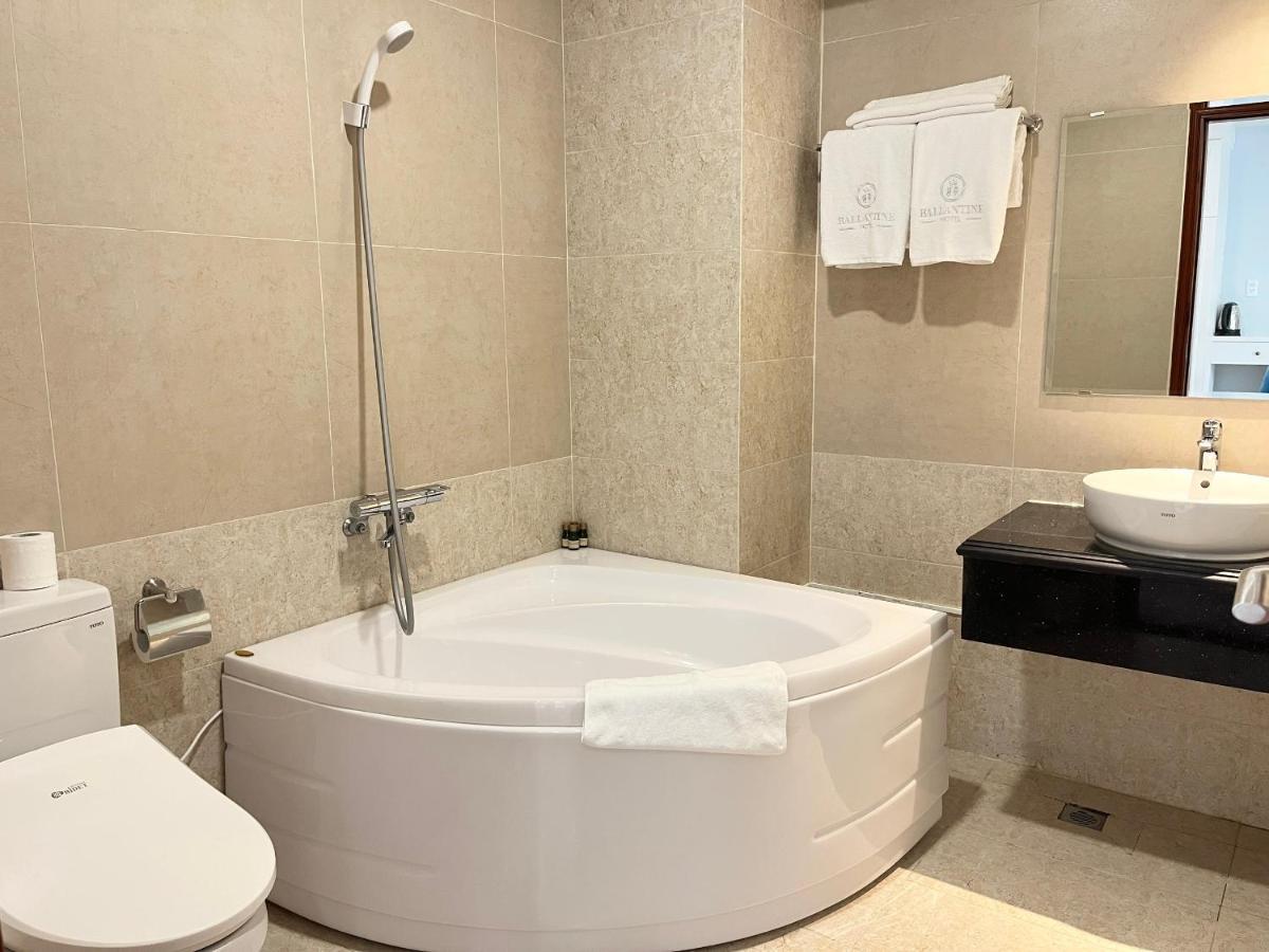 Ballantine Hotel مدينة هوشي منه المظهر الخارجي الصورة
